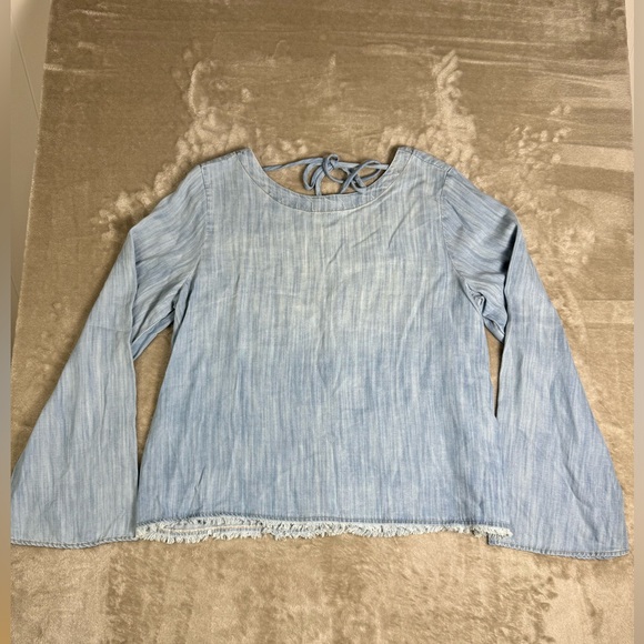 Anthropologie Cloth & Stone Chambray Top Size Large Button-Back Bell Sleeve - Picture 6 of 13